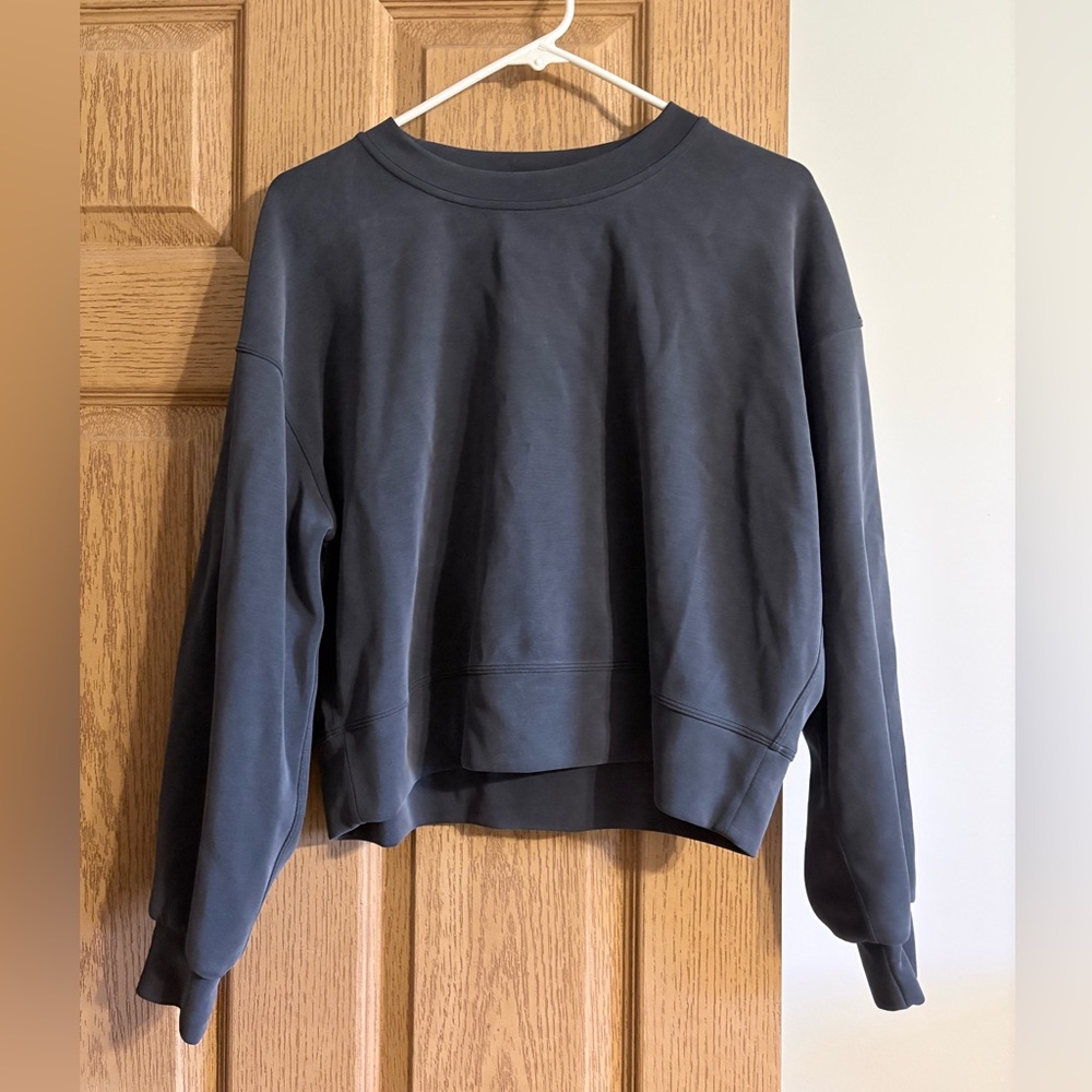 Lululemon softstreme dark grey oversized cropped crew. size 6